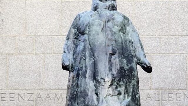 Helden op sokkels: Standbeeld koningin Wilhelmina oerlelijk?