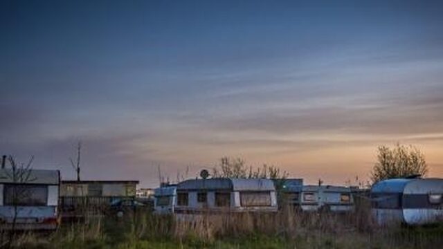 'Multiculturele samenleving? Nou, woonwagenbewoners zijn niet welkom!'