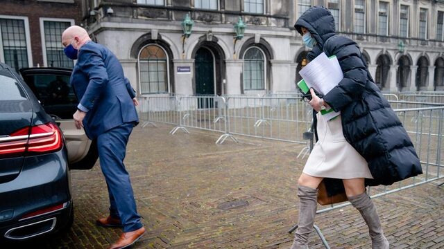 Heeft Ollongren bewust de aantekeningen laten zien? Ondenkbaar, zeggen De Spindoctors