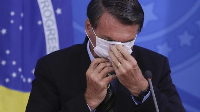 Bolsonaro bagatelliseert coronavirus-uitbraak, tot woede van de Brazilianen