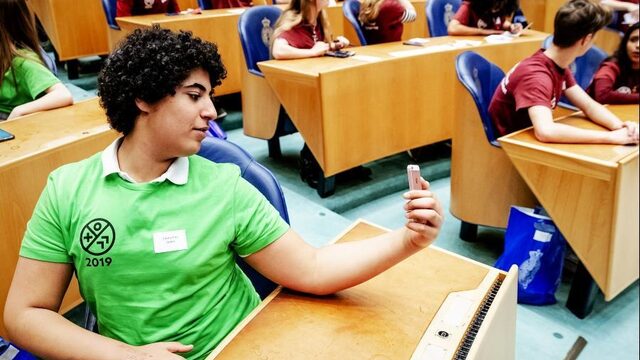 Podcast De Dag: hoe weloverwogen is je stem als je 16 bent?