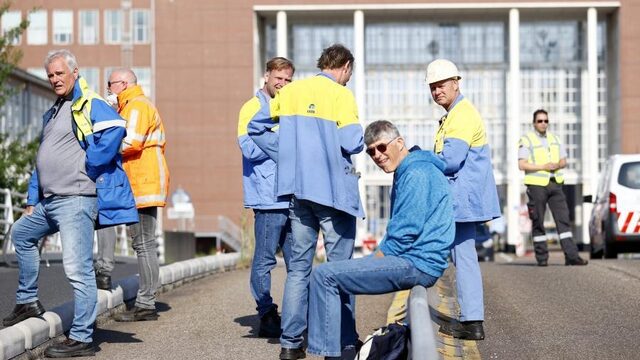 Werknemers Tata Steel blokkeren toegangspoorten