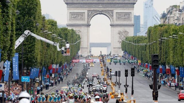 Vandaag op NPO Radio 1: Aux Champs-Elysées