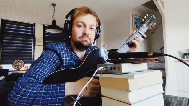 Tim Knol schrijft politieke protestsong voor NPO Radio 1: 'Ik trek het niet als ik Wopke Hoekstra bij Op1 zie'
