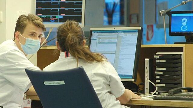 Elektronische patiëntendossiers ouderwets: 'Mensen soms met cd-rom op hun buik naar ander ziekenhuis'