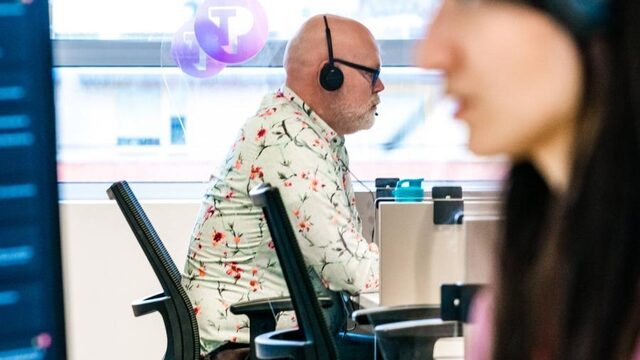 GGD zet extra medewerkers door topdrukte bij GGD-afsprakenlijn vaccinaties