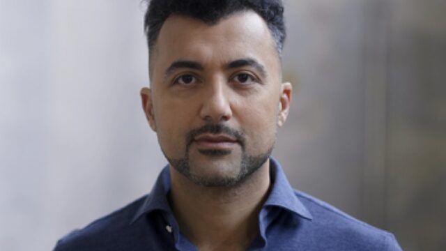 Özcan Akyol: 'Ik ben monomaan op zoek gegaan naar wat mij drijft'
