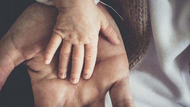 Non-binair en een kinderwens: 'Wij zijn gewoon twee mensen die een gezinnetje willen, waarom zouden wij het niet kunnen?'