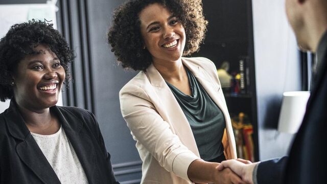 Vrouwen zijn betere onderhandelaars dan mannen