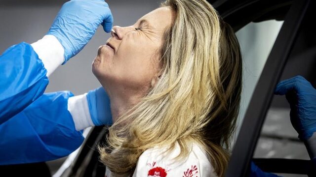 Stand.nl: 'Leraren moeten voorrang krijgen bij coronatesten'