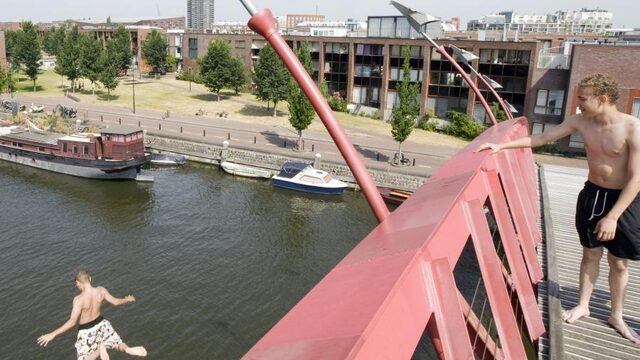 'Deep dive' is jeukwoord: 'Niet verstandig om te doen, zeker niet op kantoor'