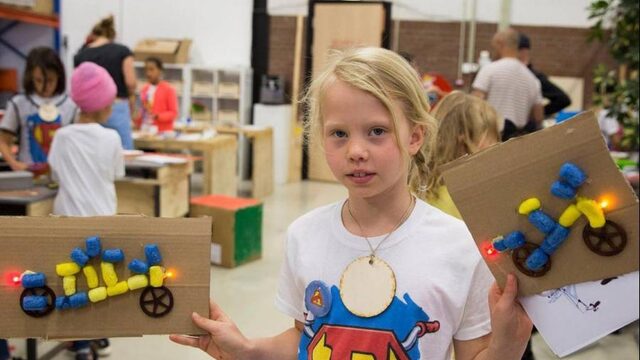 Minder kinderen op de fiets naar school