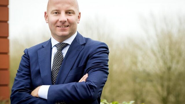 Vakbond De Unie na voorwaarden aan steun KLM: 'Blijf van salarissen af'