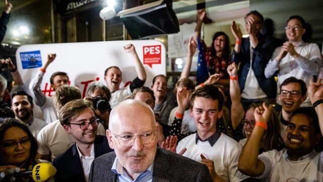 Frans Timmermans wint debatprijs van de maand