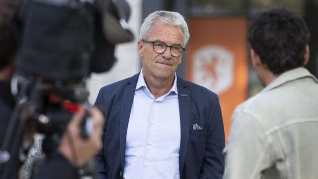 NOS Voetbalpodcast: 'Wie staat er op om Nederlandse voetbal te redden?'