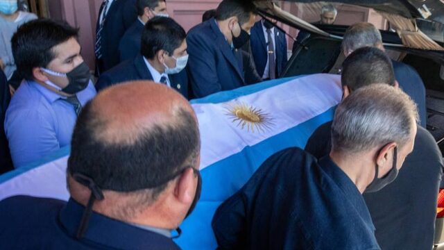 Diego Maradona al begraven