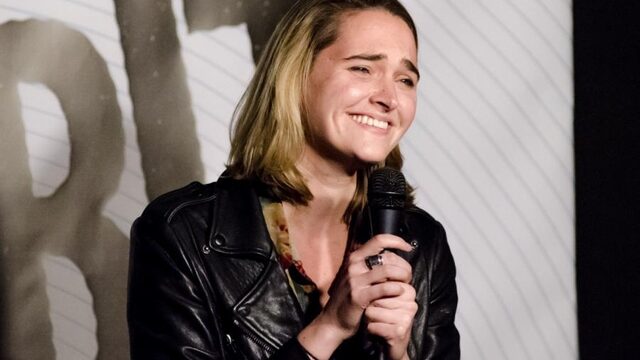 Hoe Jena Friedman in haar satirische talkshow de mannenwereld opschudt