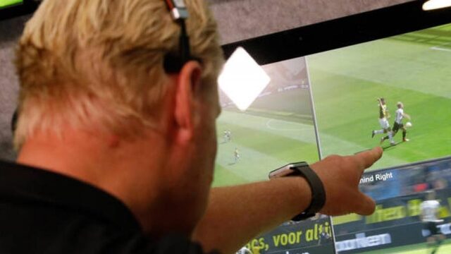 UEFA overstag: vanaf volgend seizoen VAR in de Champions League