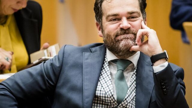 'Klaas Dijkhoff moet zijn wachtgeld gewoon lekker houden'