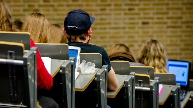 Stand.nl: Een landelijke meldpunt 'indoctrinatie in het onderwijs' gaat te ver