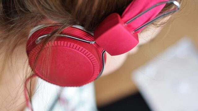 Tien best beluisterde podcasts van NPO Radio 1