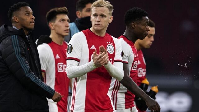 Ajax in de media: 'Het ene moment ben je geweldig, dan kun je niks meer'