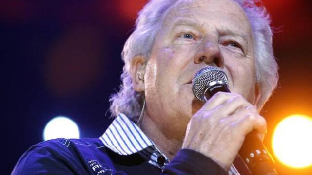 Zanger Koos Alberts (71) overleden