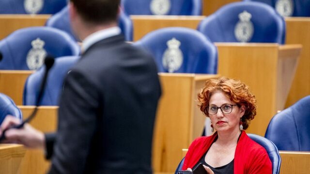 Kathalijne Buitenweg over 5G: 'We moeten niet weer in de val trappen'