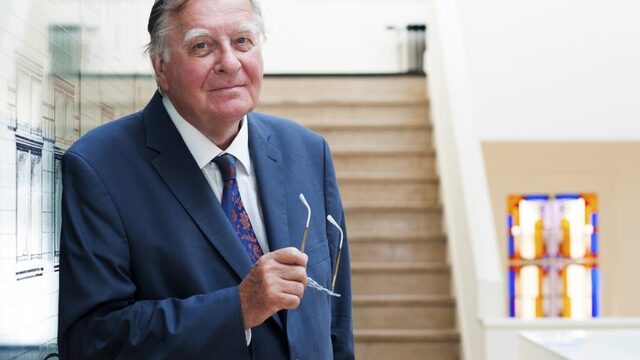 Huub Oosterhuis: 'De hand is dicht bij het hart, zo schrijf je wat het je ingeeft'