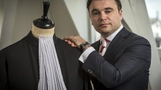 Van 'Snijdende Rechter' tot Koekenpanzaak: Yehudi Moszkowicz deelt zijn advocatenverhalen