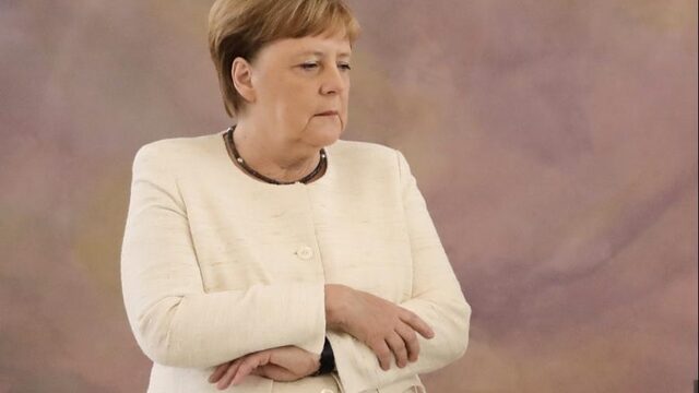 Trillende 'slaapkameel' Merkel maakt veel los in Duitsland