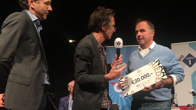 Frits van Oostrom wint Libris Geschiedenis Prijs