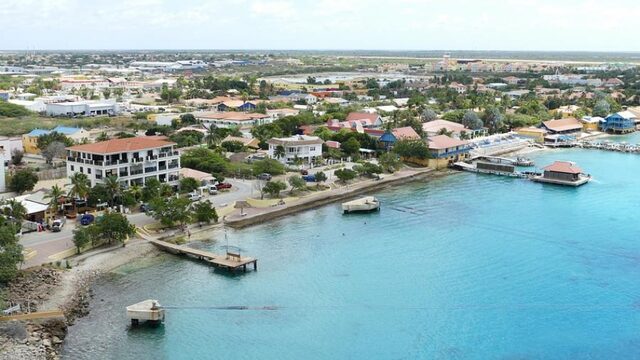 Steun aan Caribisch Nederland: 'Geef het niet aan lokale regering'