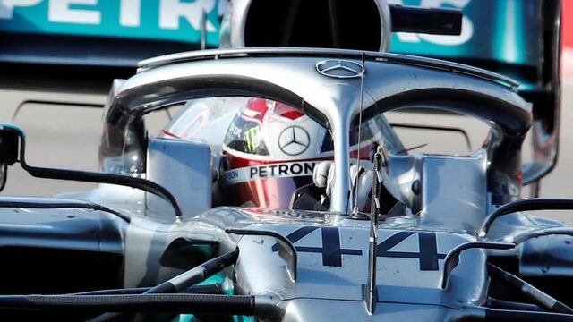 Hamilton krijgt zege cadeau in Rusland, Verstappen vierde