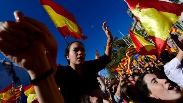 Grote betoging in Barcelona tegen Catalaanse onafhankelijkheid