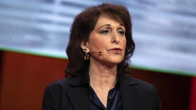 NPO-bestuursvoorzitter over geweld tegen journalisten: ‘We moeten vechten tegen fake news’