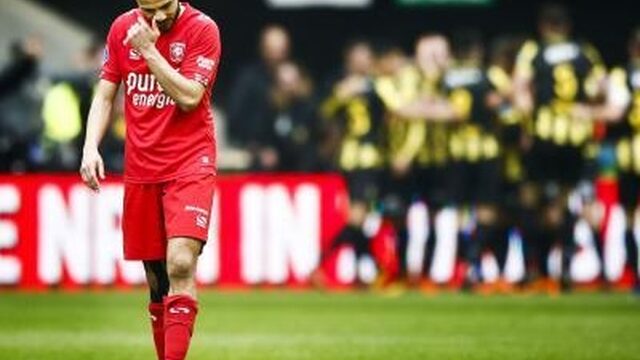 FC Twente verliest kansloos met 5-0, degradeert uit Eredivisie