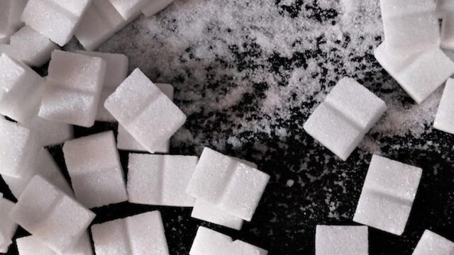 'Als fabrikanten geen zout en suiker aan producten toevoegen, doen we het zelf wel'