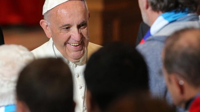 Paus Franciscus probeert corruptieschandalen aan te pakken