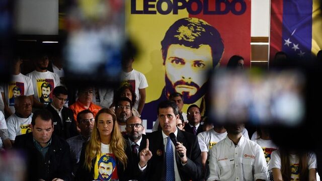 Vluchten voor Maduro doe je via Aruba