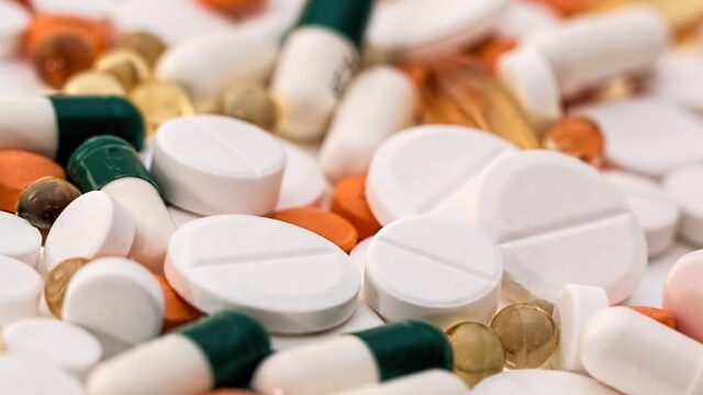 Confronterende billboards van neergeschoten mensen om drugsgebruikers te confronteren met gevolgen