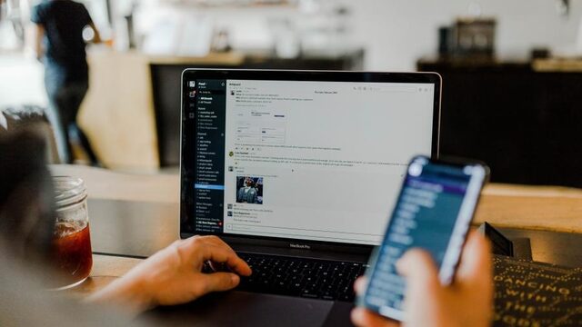 'Degene die je pesten zie je niet, maar degene die je steunen zie je ook niet'