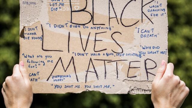 Stop racisme en discriminatie in media: 300 mediamakers tekenen manifest