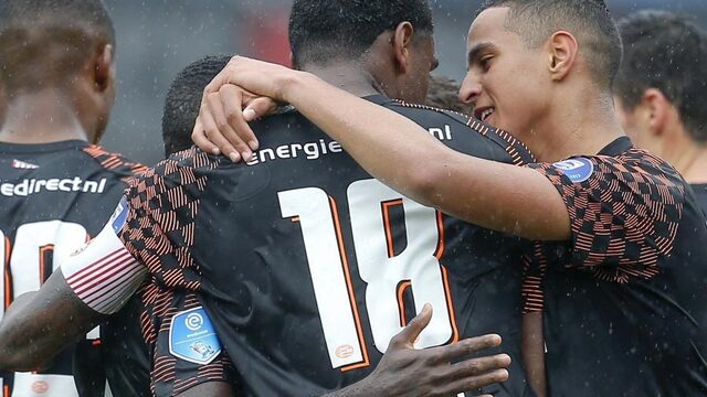 PSV doet haar plicht en wint ruim van PEC Zwolle