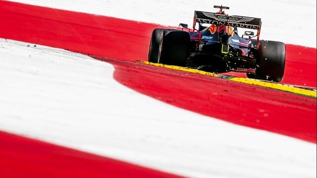 Max Verstappen gaat weer racen