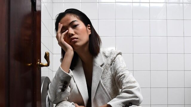 Je opsluiten in de wc? Zo houd je thuiszitten vol