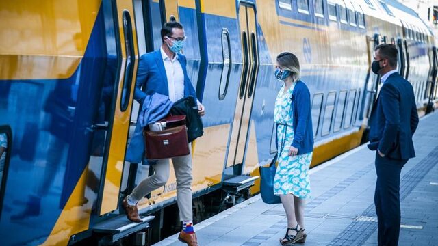 Forse bezuinigingen bij NS: 2300 arbeidsplaatsen op de tocht