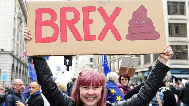 Mays deal opnieuw verworpen op Brexit-dag: 'Voor de rijke brexiteers is het allemaal een spel'