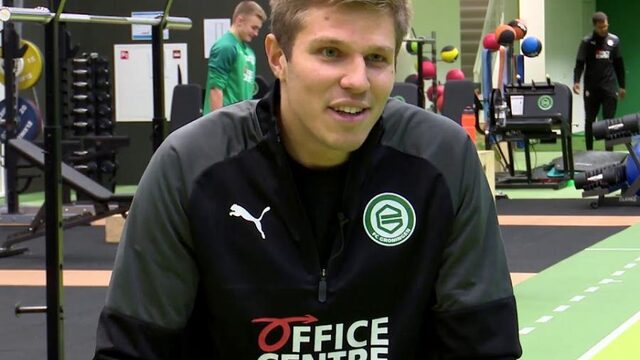 Werken voor de één, voetballen voor de ander: bijzonder bekerduel voor Jesse Renken