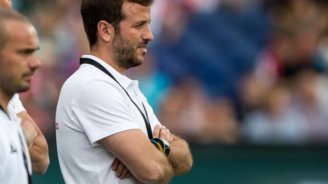 Van der Vaart gaat meetrainen met PEC